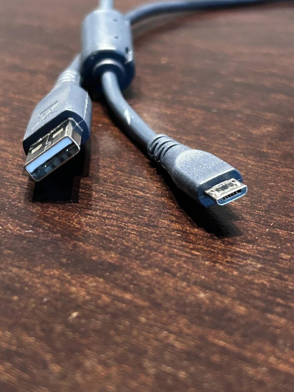 USB-A to Micro-USB (Micro-B) Data/Sync Cable with an Integrated Ferrite Core